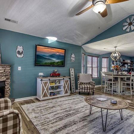 The Mason Jar, Hot Tub, Wifi, 1089 Free Tickets Each Paid Day, Dollywood And More! Pigeon Forge Buitenkant foto