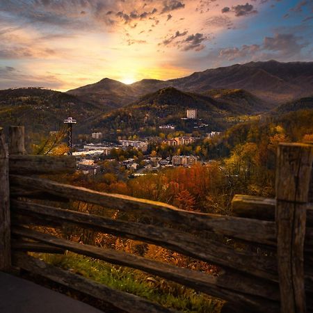 The Mason Jar, Hot Tub, Wifi, 1089 Free Tickets Each Paid Day, Dollywood And More! Pigeon Forge Buitenkant foto