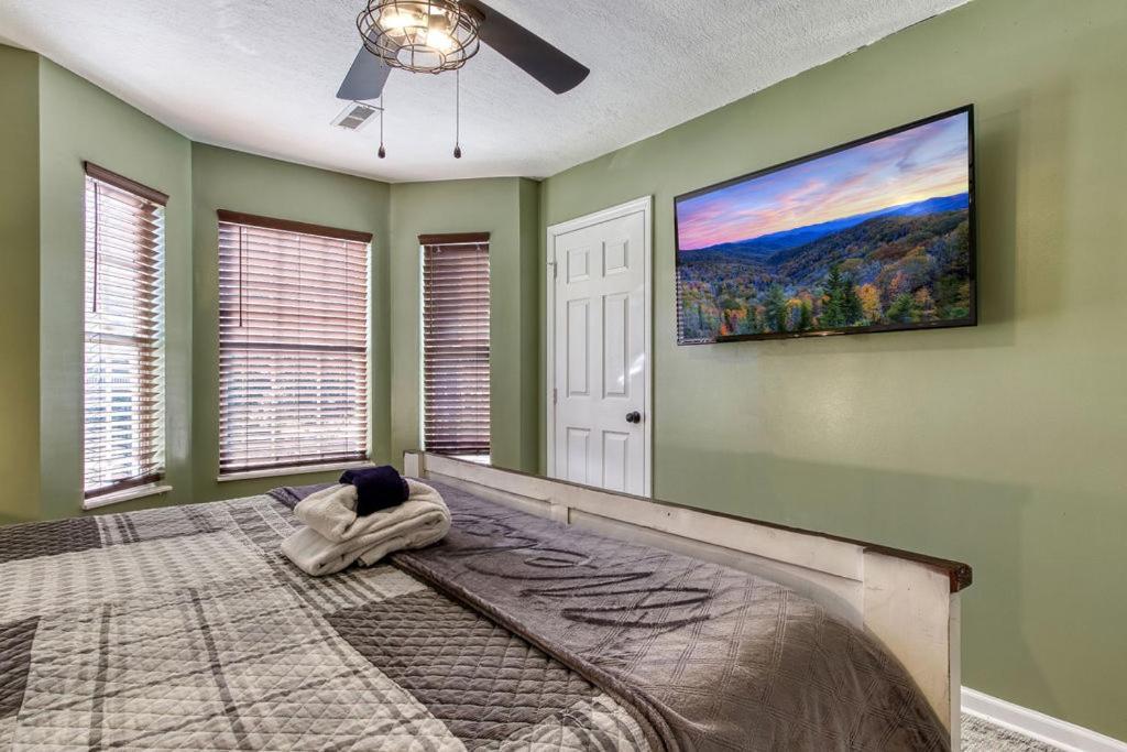 The Mason Jar, Hot Tub, Wifi, 1089 Free Tickets Each Paid Day, Dollywood And More! Pigeon Forge Buitenkant foto