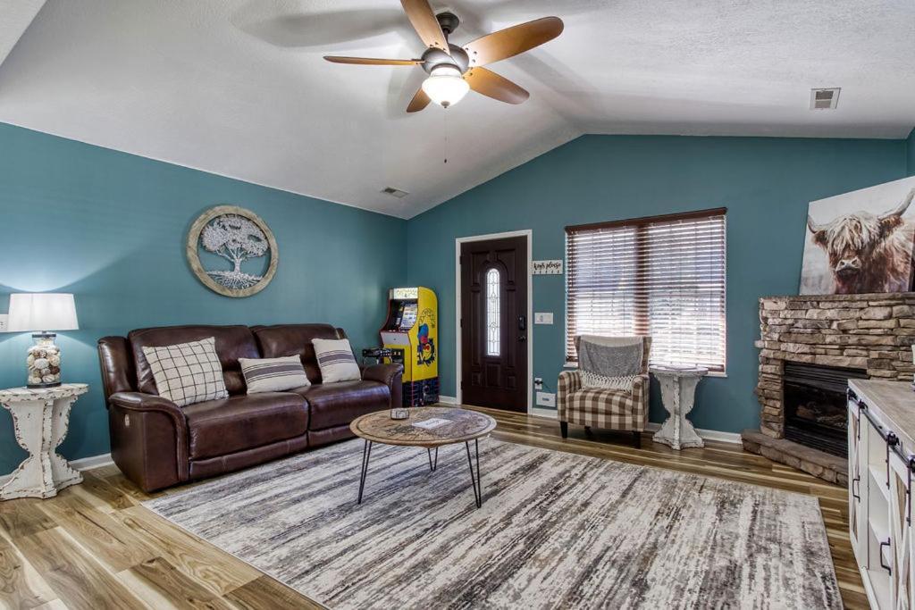 The Mason Jar, Hot Tub, Wifi, 1089 Free Tickets Each Paid Day, Dollywood And More! Pigeon Forge Buitenkant foto