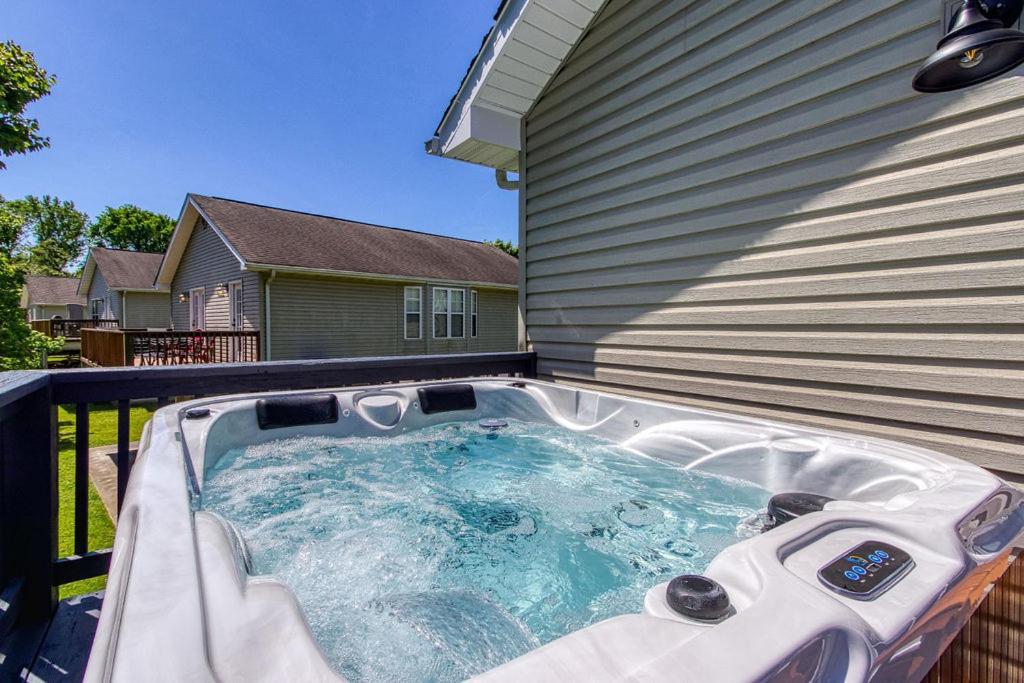 The Mason Jar, Hot Tub, Wifi, 1089 Free Tickets Each Paid Day, Dollywood And More! Pigeon Forge Buitenkant foto
