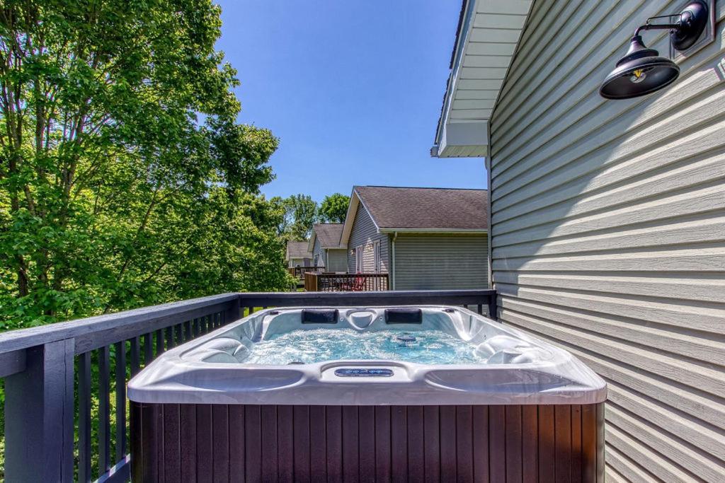 The Mason Jar, Hot Tub, Wifi, 1089 Free Tickets Each Paid Day, Dollywood And More! Pigeon Forge Buitenkant foto